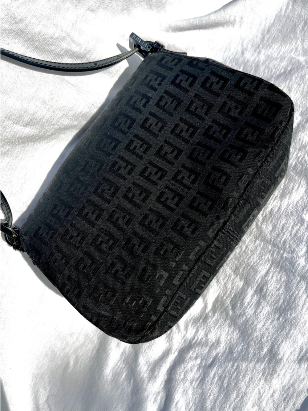 Authentic Vintage Black Fendi Baguette - Picture 3 of 16